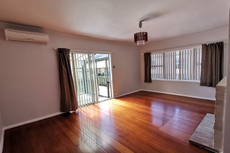 Photo of property in 9 Hinau Street, Tawa, Wellington, 5028