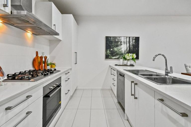 Photo of property in 27 Popokatea Drive, Takanini, 2112