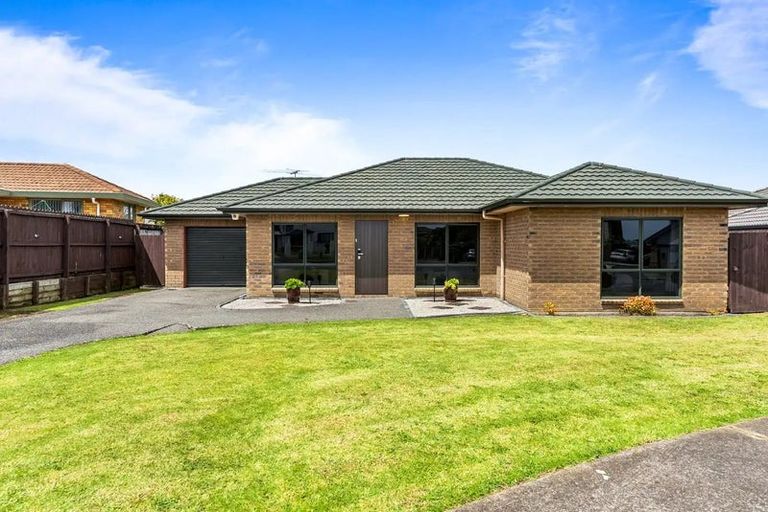 Photo of property in 8 Samara Place, Clendon Park, Auckland, 2103