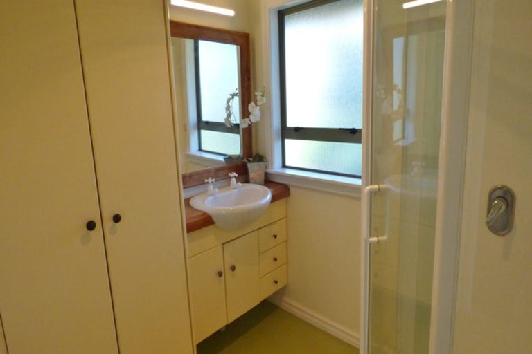 Photo of property in 1282 Whangaparaoa Road, Army Bay, Whangaparaoa, 0930