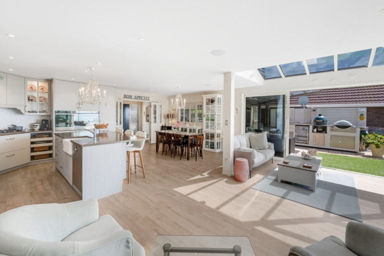 Photo of property in 44a Cook Street, Howick, Auckland, 2014