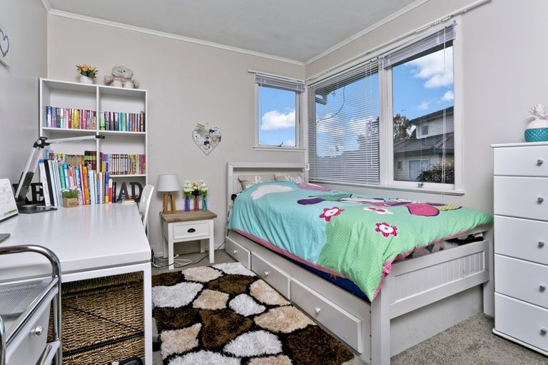 Photo of property in 42 Lyttelton Avenue, Forrest Hill, Auckland, 0620