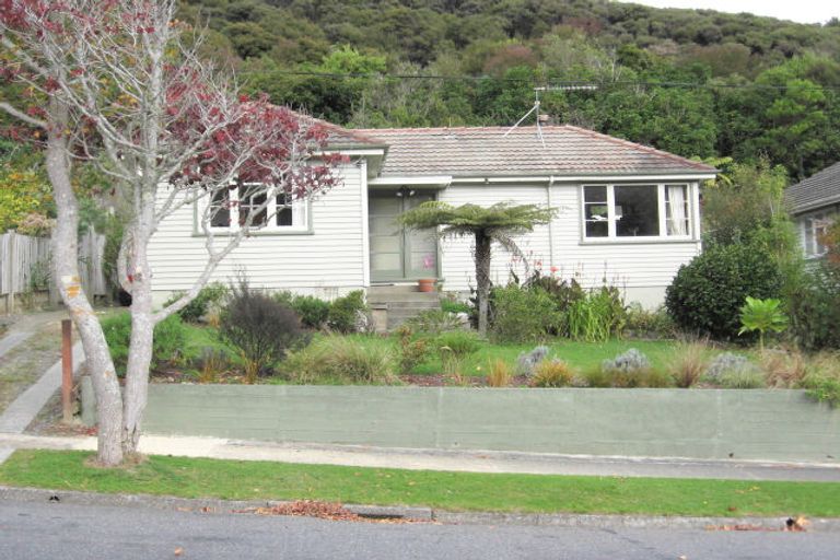 Photo of property in 54 Hay Street, Naenae, Lower Hutt, 5011