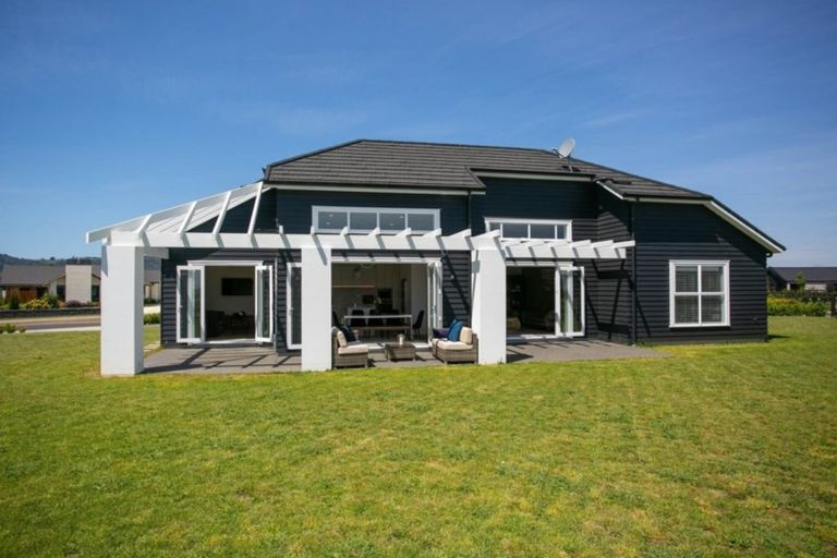 Photo of property in 1 Kotare Grove, Cambridge, 3434