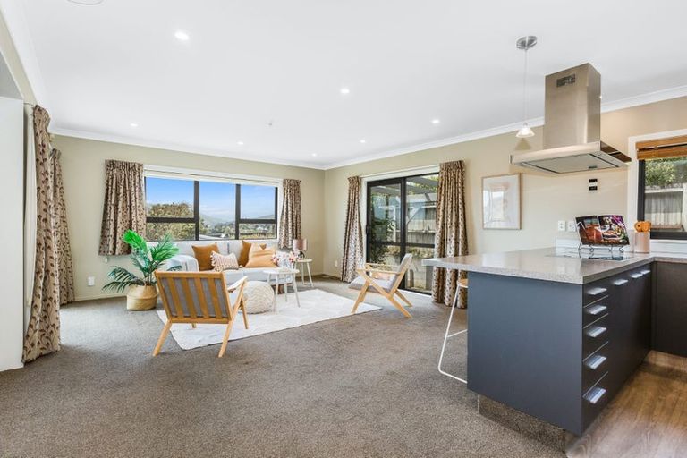 Photo of property in 5 The Top Gallant, Whitby, Porirua, 5024