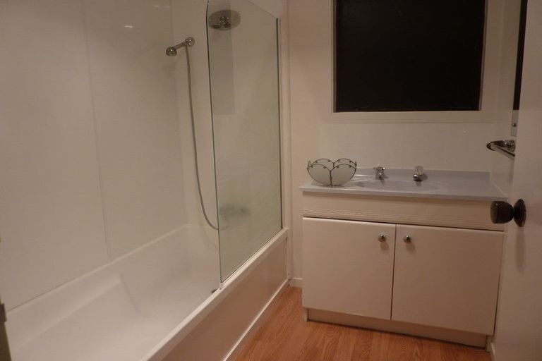 Photo of property in 2/6 Esperanto Road, Papatoetoe, Auckland, 2025