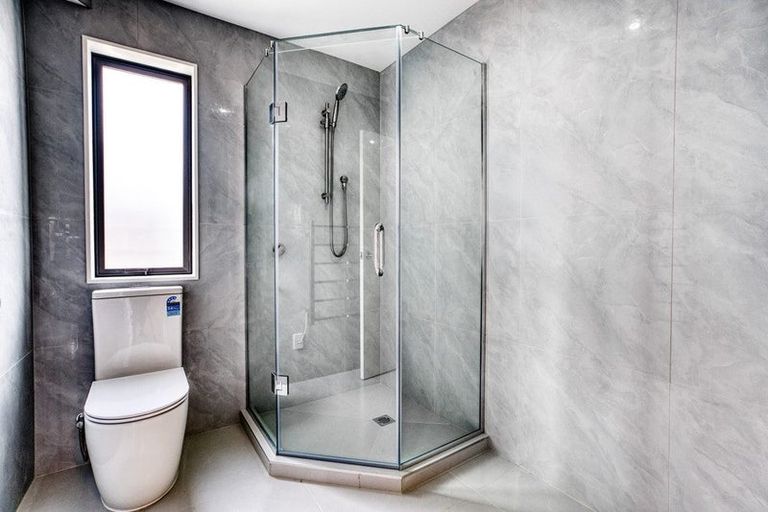 Photo of property in 10 Papai Lane, Massey, 0614