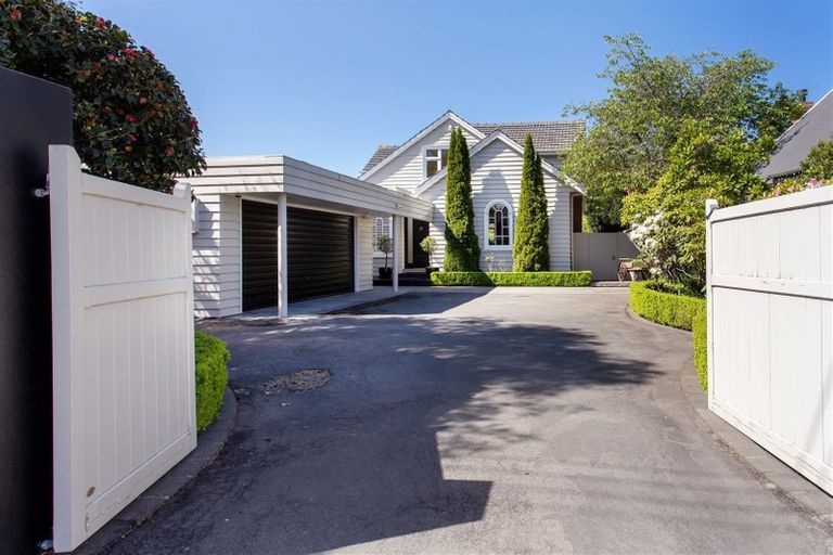 Photo of property in 40 Garden Road, Merivale, Christchurch, 8014