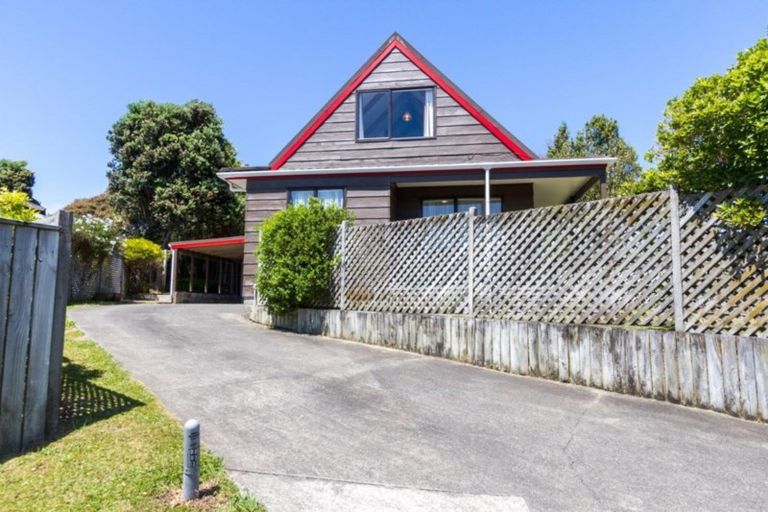 Photo of property in 33 James Cook Drive, Whitby, Porirua, 5024