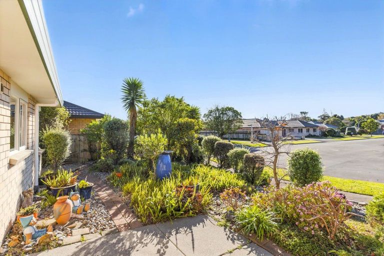 Photo of property in 27 Villa Grove, Paraparaumu, 5032