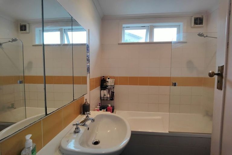 Photo of property in 100 Barnard Street, Wadestown, Wellington, 6012