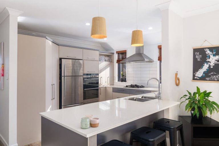 Photo of property in 24 Foresters Crescent, Parklands, Christchurch, 8083