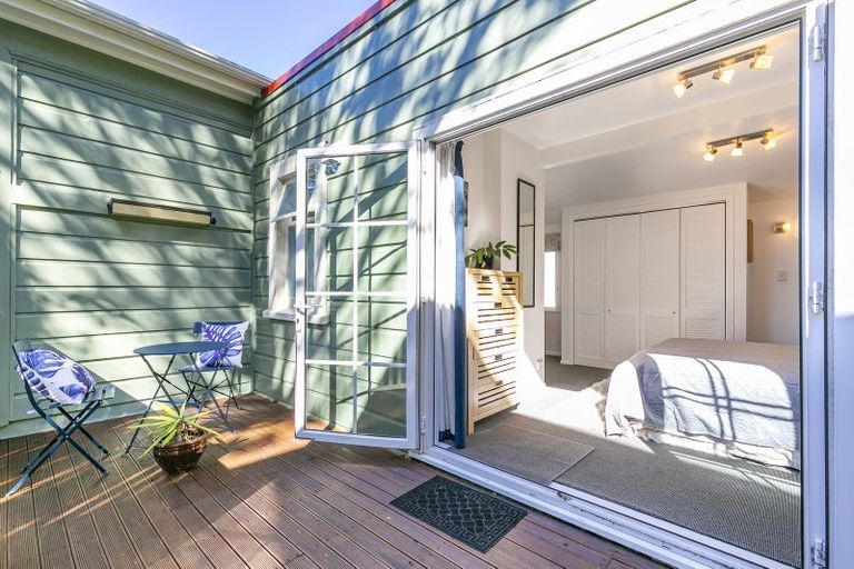 Photo of property in 80 Glenmore Street, Northland, Wellington, 6012