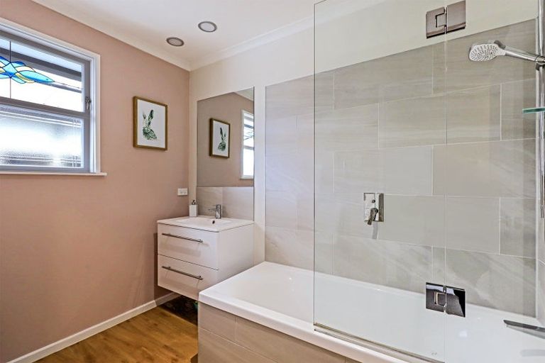 Photo of property in 33a Hammond Road, Taradale, Napier, 4112