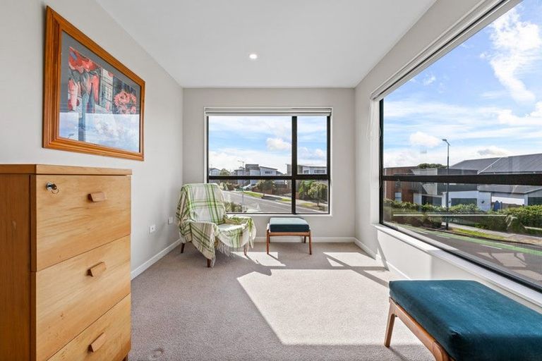 Photo of property in 38 Craigs Way, Hobsonville, Auckland, 0616