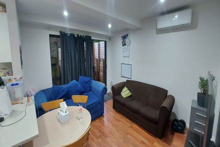 Photo of property in 20c Kohekohe Street, New Lynn, Auckland, 0600
