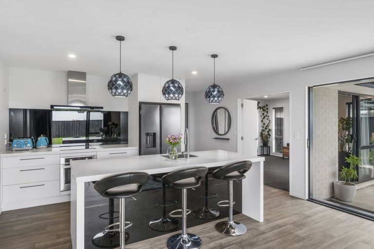 Photo of property in 37 Chris Drive, Rolleston, 7614