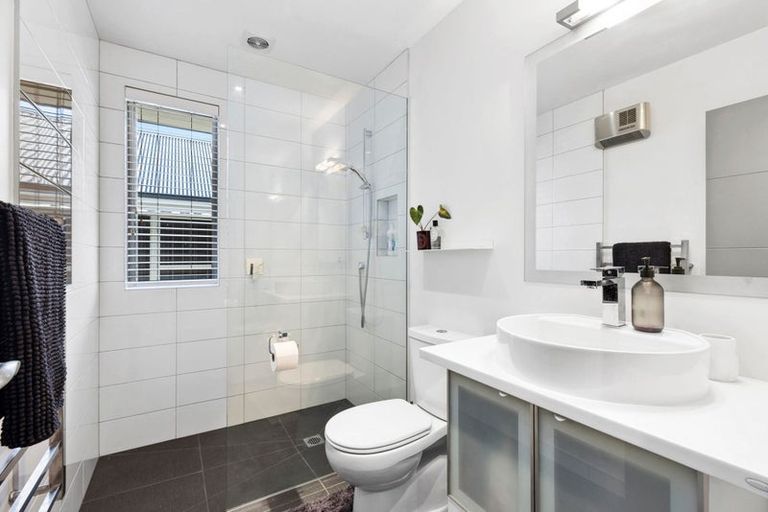 Photo of property in 21a Old Station Avenue, Wanaka, 9305