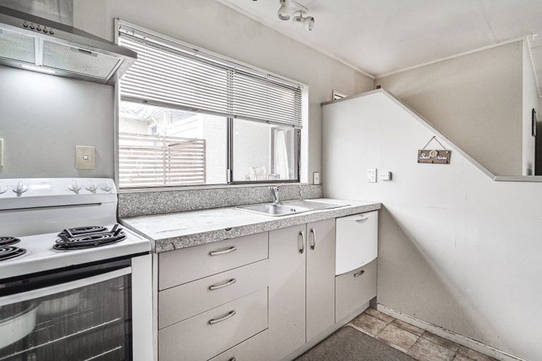 Photo of property in 2/708 Terrace Road, Parkvale, Hastings, 4122