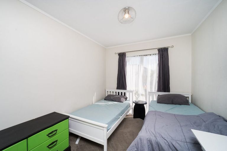Photo of property in 53 Geraldine Crescent, Cloverlea, Palmerston North, 4412
