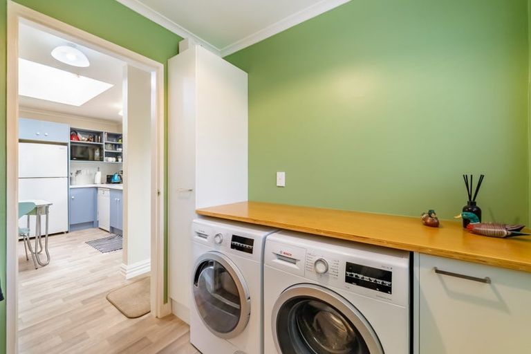 Photo of property in 333 Fergusson Drive, Heretaunga, Upper Hutt, 5018