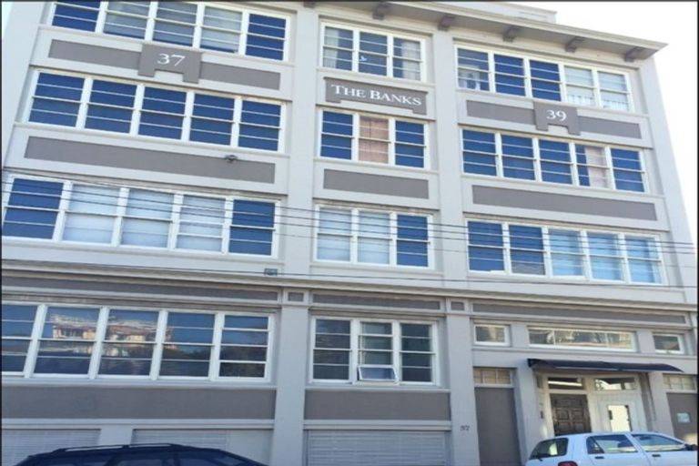 Photo of property in 37u9 Majoribanks Street, Mount Victoria, Wellington, 6011