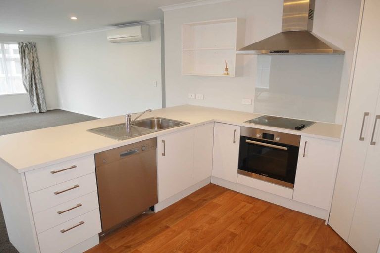 Photo of property in 19 Defoe Place, Waltham, Christchurch, 8023