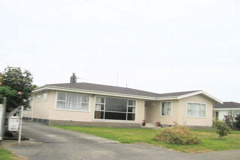 Photo of property in 11 Pembroke Street, Taradale, Napier, 4112