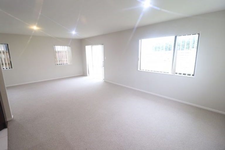 Photo of property in 12 Riverglade Parkway, Te Atatu South, Auckland, 0610