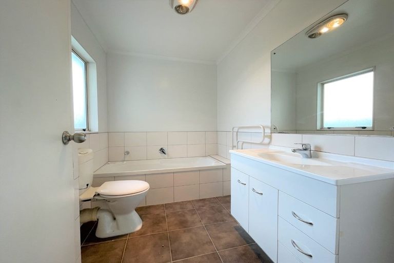 Photo of property in 10 Rehua Place, Favona, Auckland, 2024