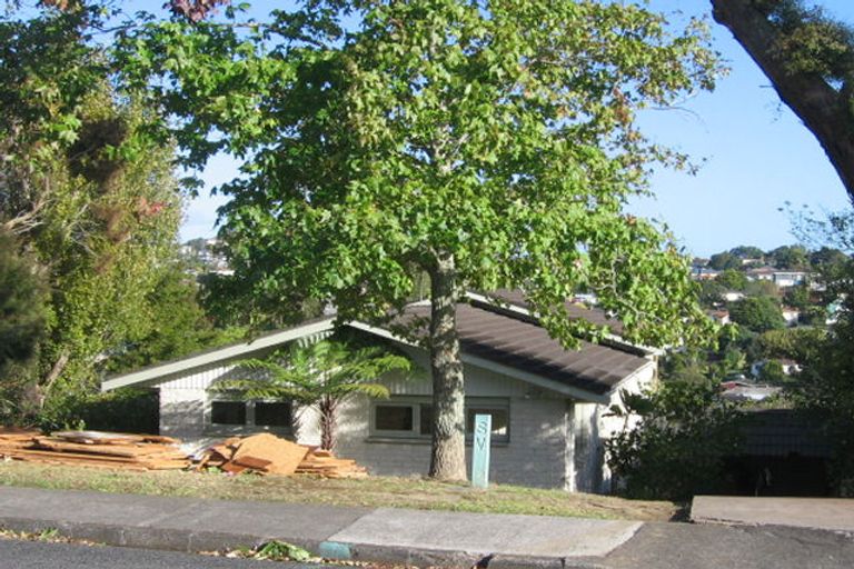 Photo of property in 24 Shanaway Rise, Hillcrest, Auckland, 0627
