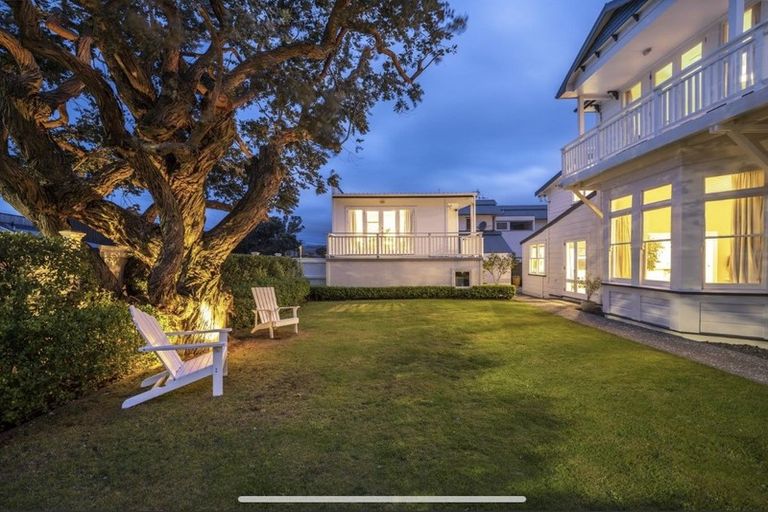 Photo of property in 33 Ferry Street, Seatoun, Wellington, 6022