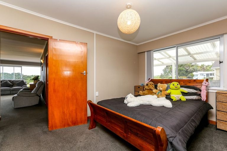 Photo of property in 20 Mace Terrace, Oakura, 4314