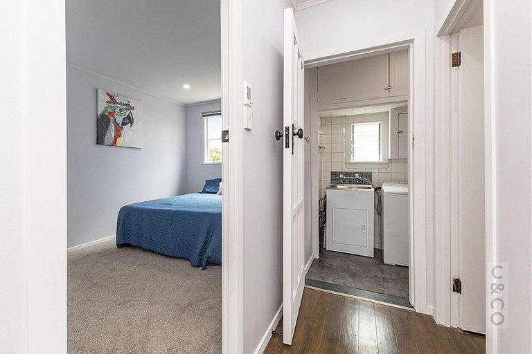 Photo of property in 16 Great North Road, Riverhead, 0820