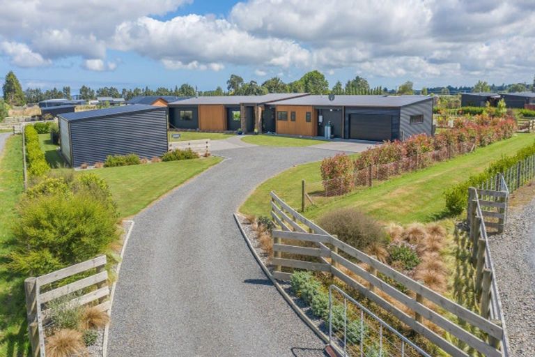 Photo of property in 152 Gladstone Road, Levin, 5571