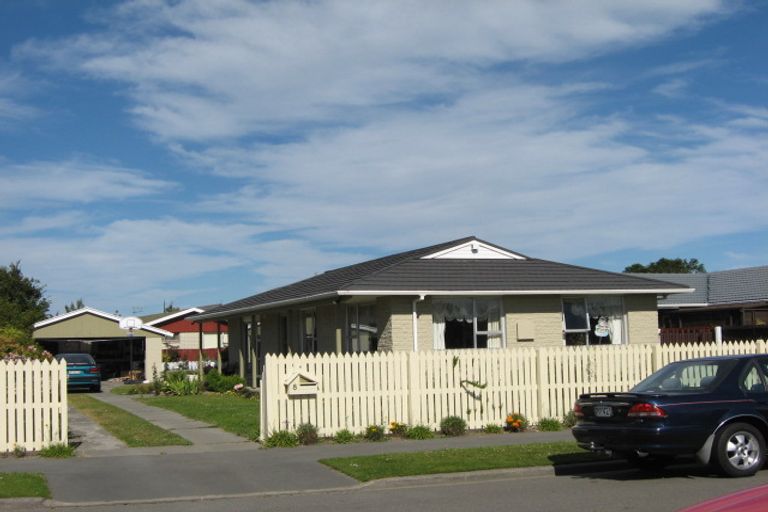 Photo of property in 8 Four Elms Place, Parklands, Christchurch, 8083