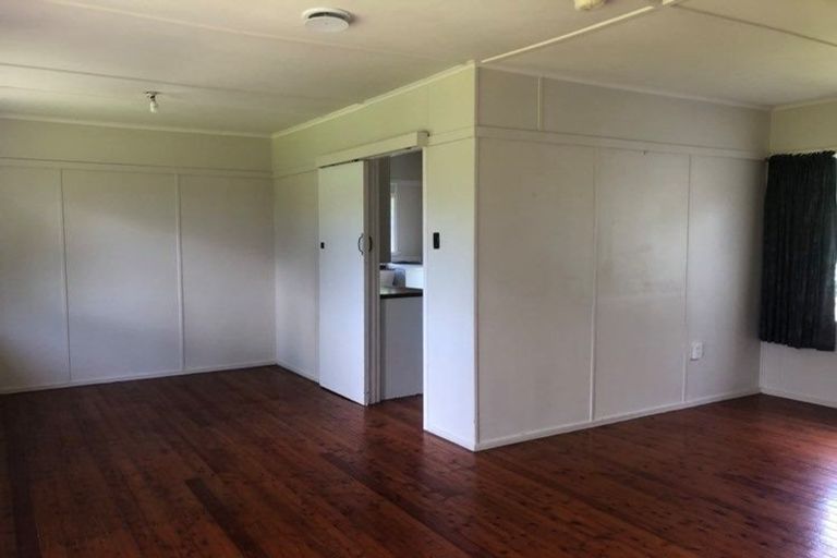 Photo of property in 37 Ocean View Road, Hillcrest, Auckland, 0627