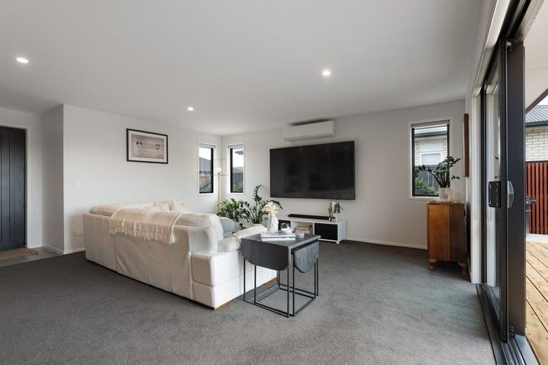 Photo of property in 35 Dunkeld Drive, Papamoa, 3118