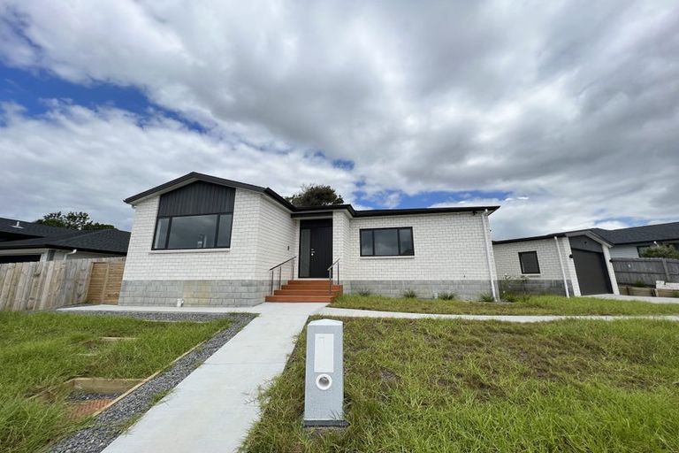 Photo of property in 59 Symes Drive, Red Beach, 0932