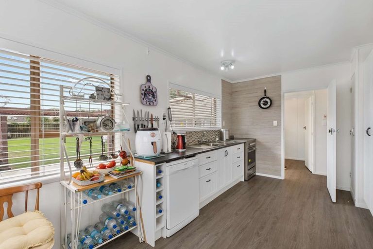 Photo of property in 65 Sandspit Road, Waiuku, 2123