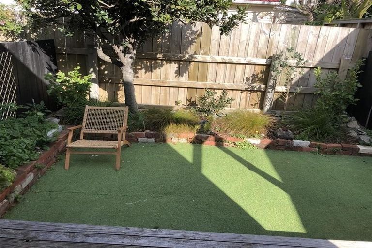 Photo of property in 168 Tasman Street, Mount Cook, Wellington, 6021