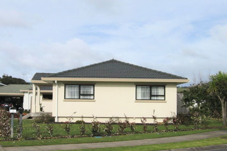 Photo of property in 2/3 Cabeleigh Drive, Helensville, 0800