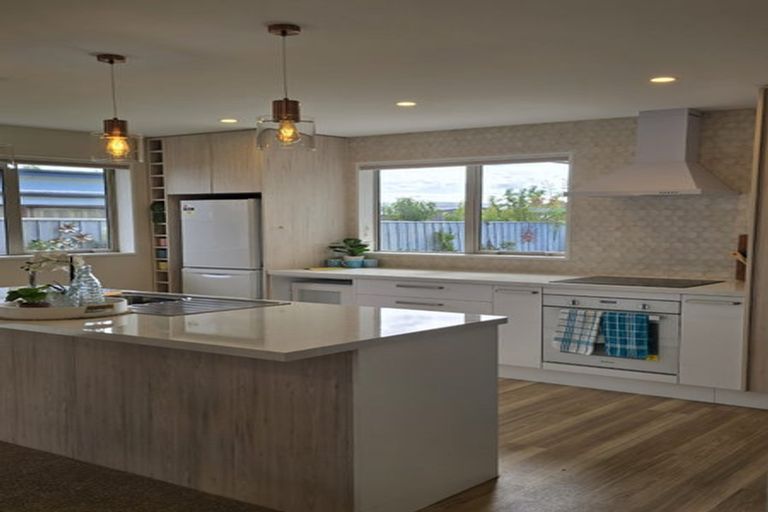 Photo of property in 6 Burke Lane, Amberley, 7410