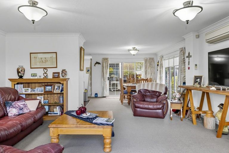 Photo of property in 49 Chateau Crescent, Rangatira Park, Taupo, 3330