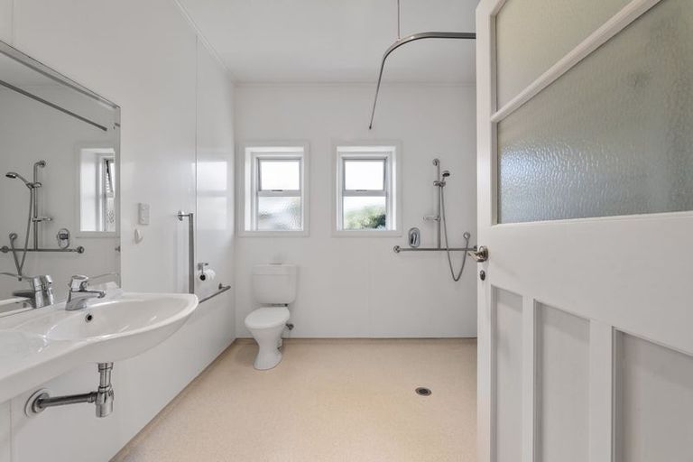 Photo of property in 59 Somerset Street, Brooklands, New Plymouth, 4310
