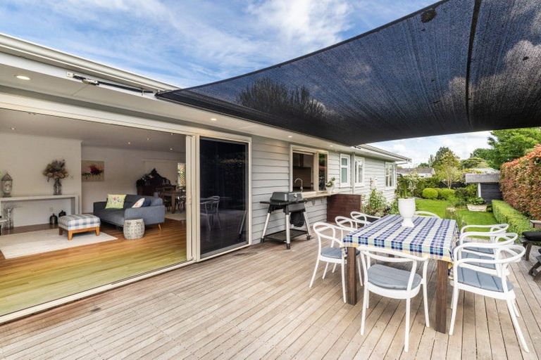 Photo of property in 17 Brookvale Road, Havelock North, 4130