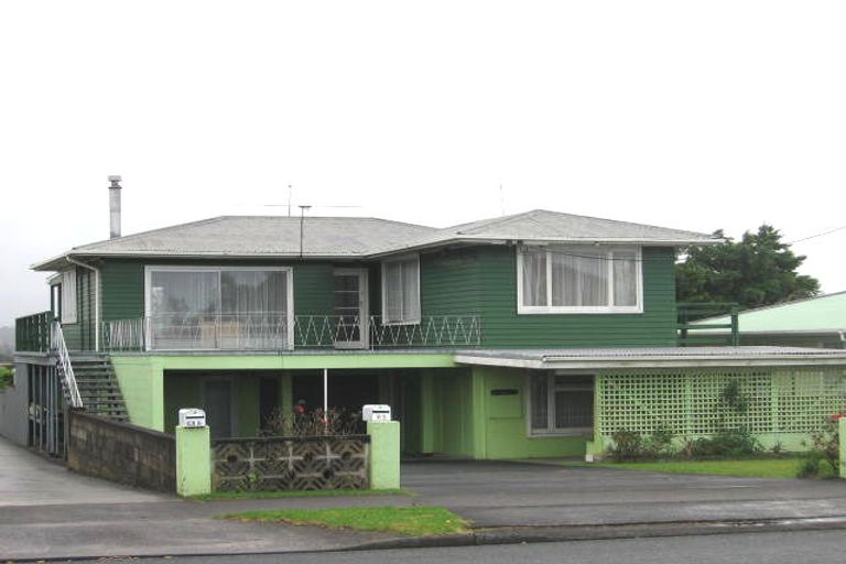 Photo of property in 1/63 Sturges Road, Henderson, Auckland, 0612