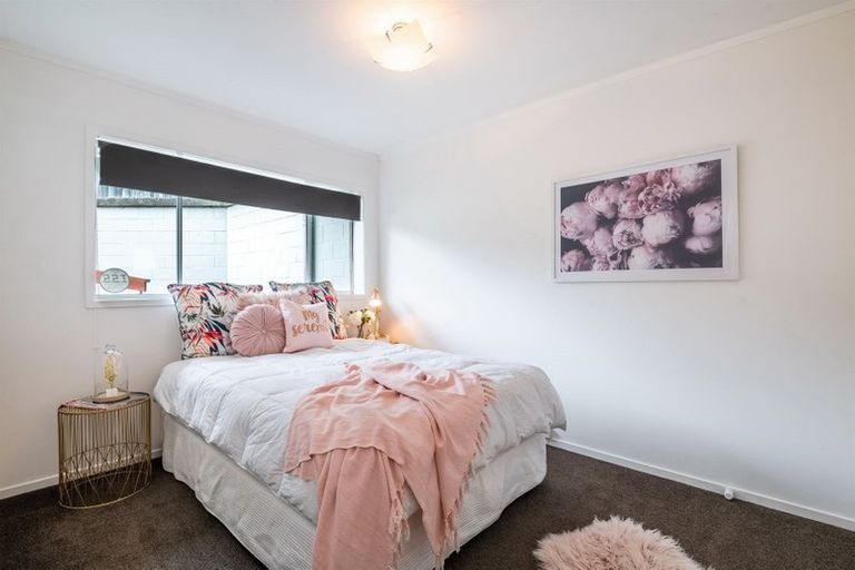 Photo of property in 2/17 Havenwood Place, Birkenhead, Auckland, 0626