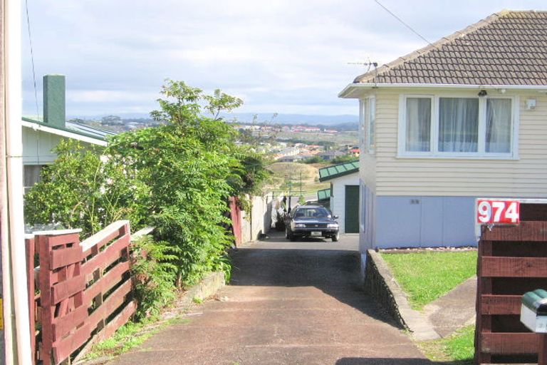 Photo of property in 974 East Coast Road, Northcross, Auckland, 0632
