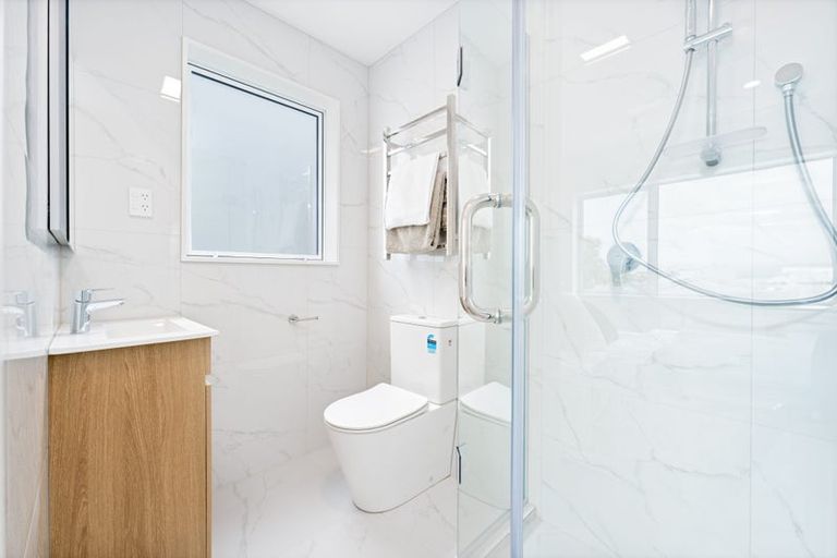 Photo of property in 80c Matipo Road, Te Atatu Peninsula, Auckland, 0610